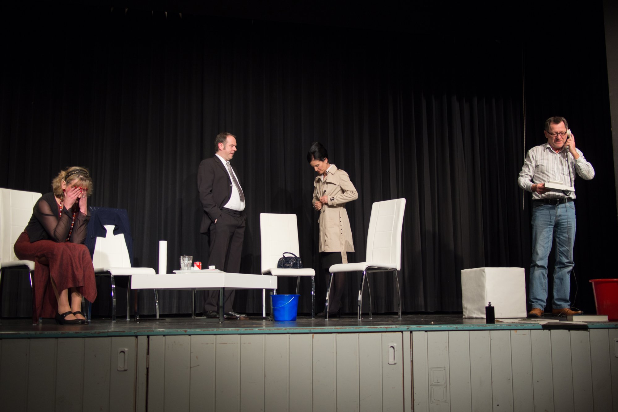 Der Gott des Gemetzels Tournee Theater Stuttgart in der Kultur- und Festhalle Oberrot: Der Gott des Gemetzels
