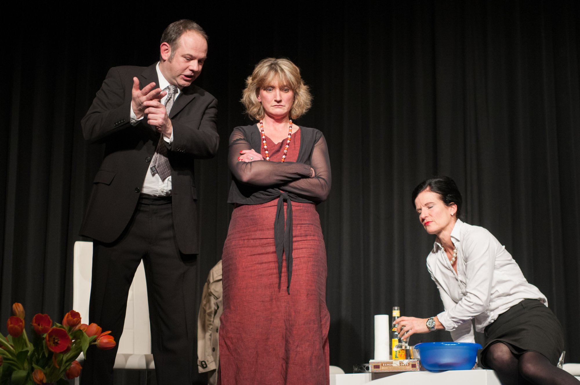 Der Gott des Gemetzels Tournee Theater Stuttgart in der Kultur- und Festhalle Oberrot: Der Gott des Gemetzels