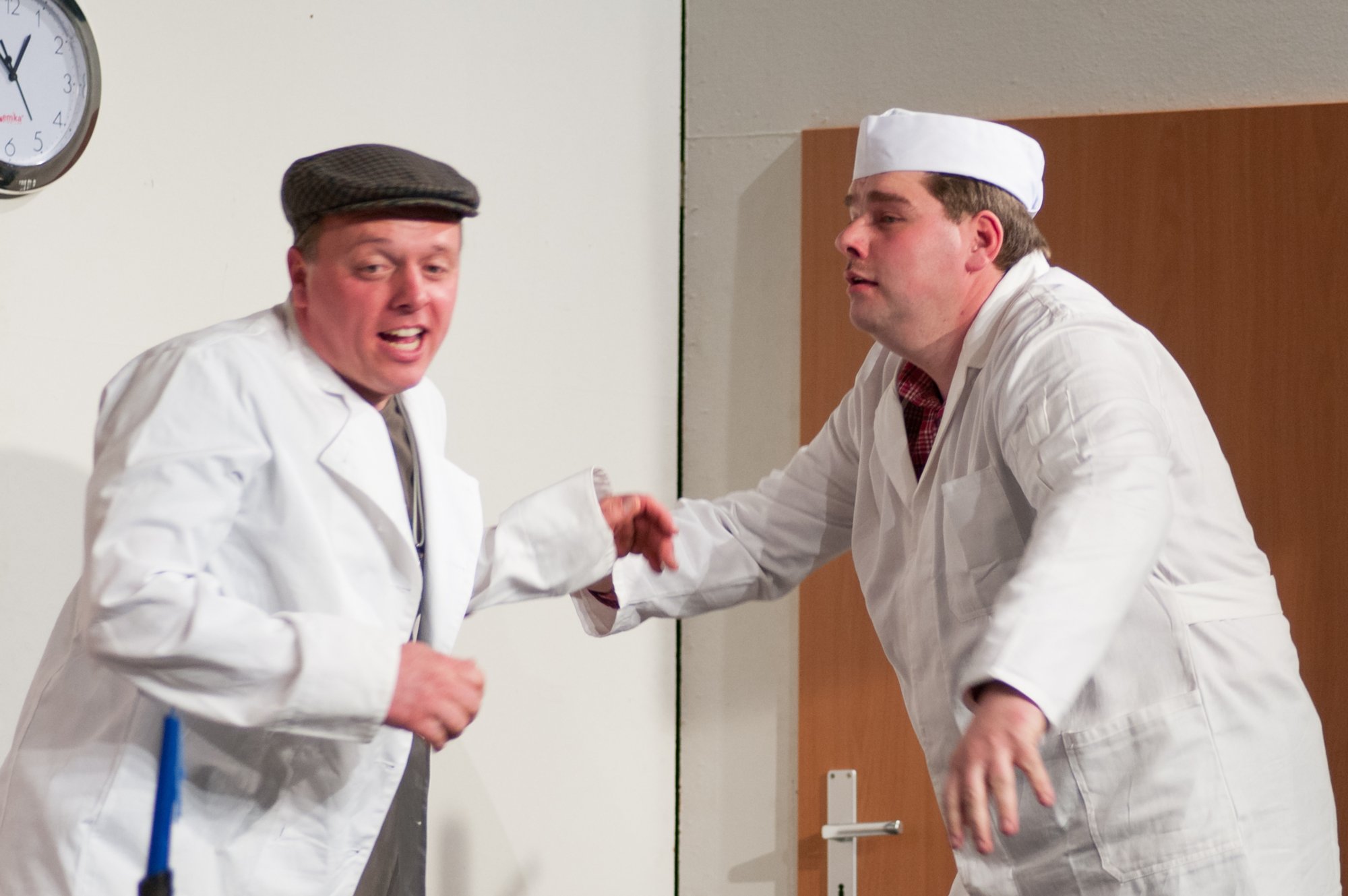 Dorfabend der Landjugend Oberrot zum 50. Jubiläum Theaterstück: Zwischenfall beim Bäcker Strehle. darsteller: Ingo Thalacker als Bäcker Strehle, Nicole Strohmaier als seine Frau, Alexander Nübel als Bäckergeselle Karle, Rebekka Fritz als Haushaltshilfe Christel und Moritz Wieland als fahrender Teppichhändler.