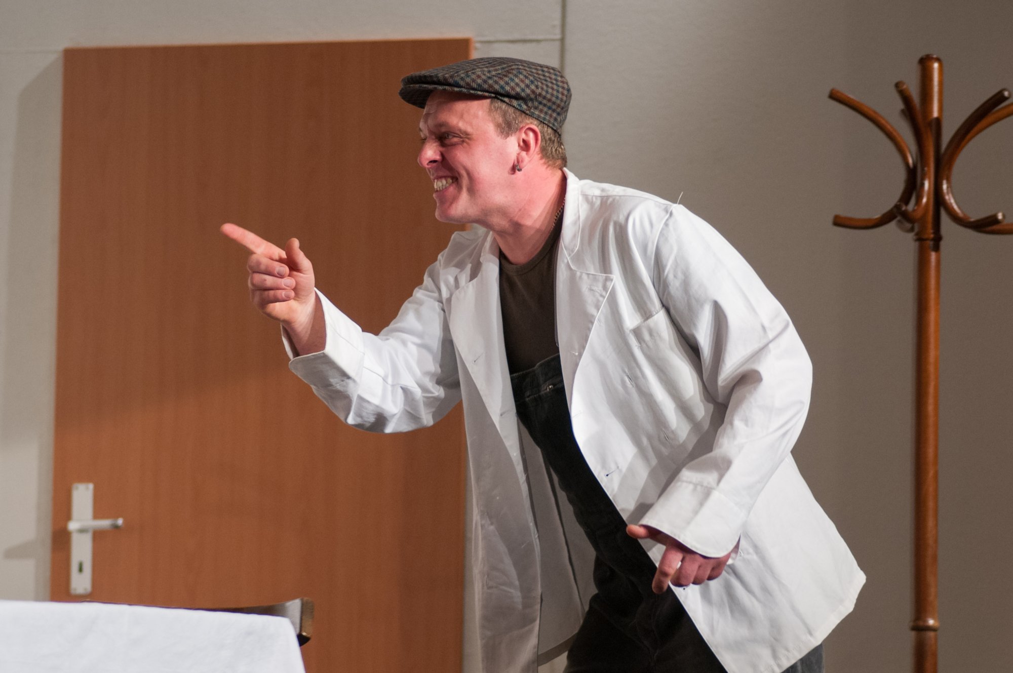 Dorfabend der Landjugend Oberrot zum 50. Jubiläum Theaterstück: Zwischenfall beim Bäcker Strehle. darsteller: Ingo Thalacker als Bäcker Strehle, Nicole Strohmaier als seine Frau, Alexander Nübel als Bäckergeselle Karle, Rebekka Fritz als Haushaltshilfe Christel und Moritz Wieland als fahrender Teppichhändler.