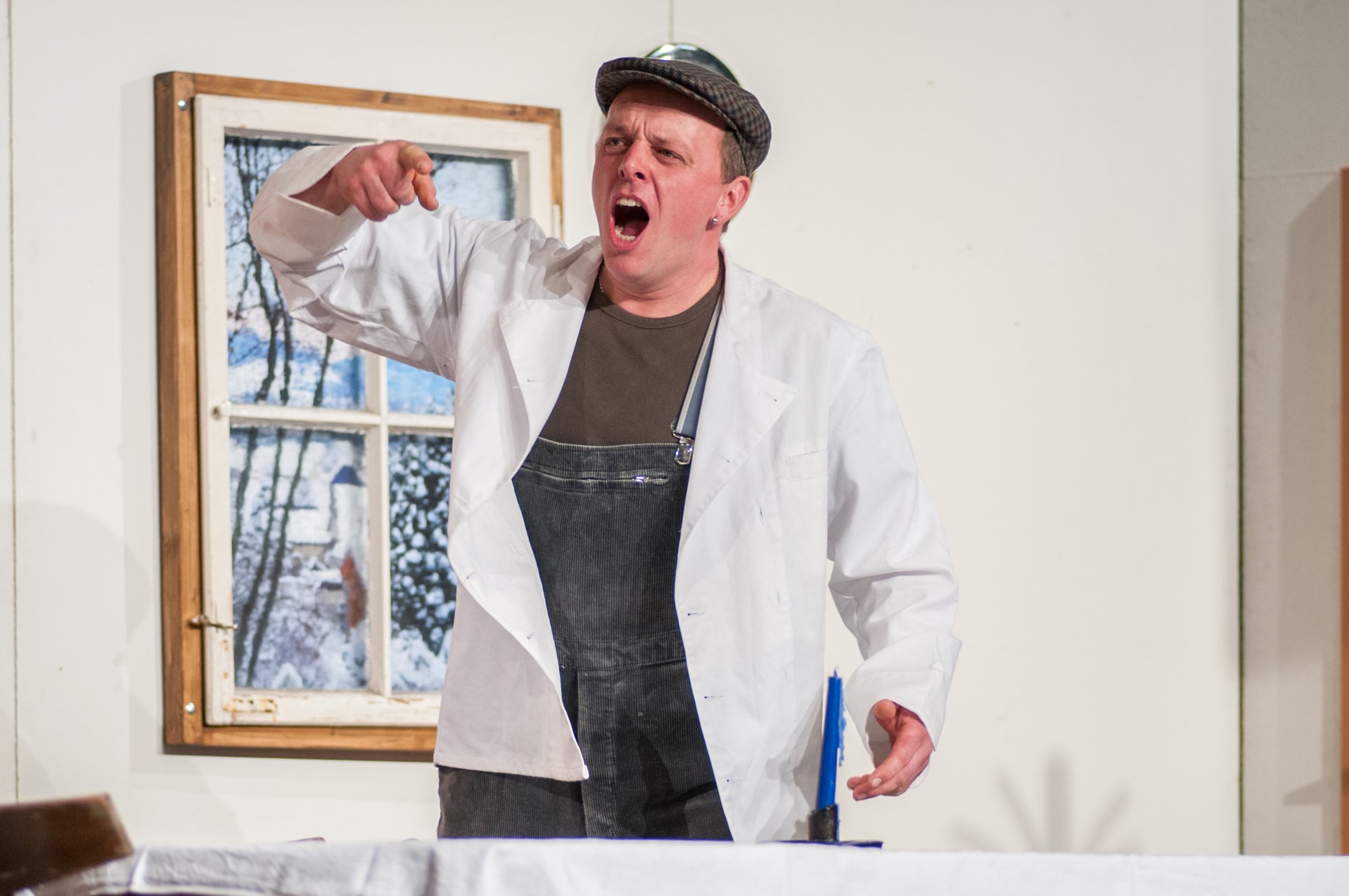 Dorfabend der Landjugend Oberrot zum 50. Jubiläum Theaterstück: Zwischenfall beim Bäcker Strehle. darsteller: Ingo Thalacker als Bäcker Strehle, Nicole Strohmaier als seine Frau, Alexander Nübel als Bäckergeselle Karle, Rebekka Fritz als Haushaltshilfe Christel und Moritz Wieland als fahrender Teppichhändler.
