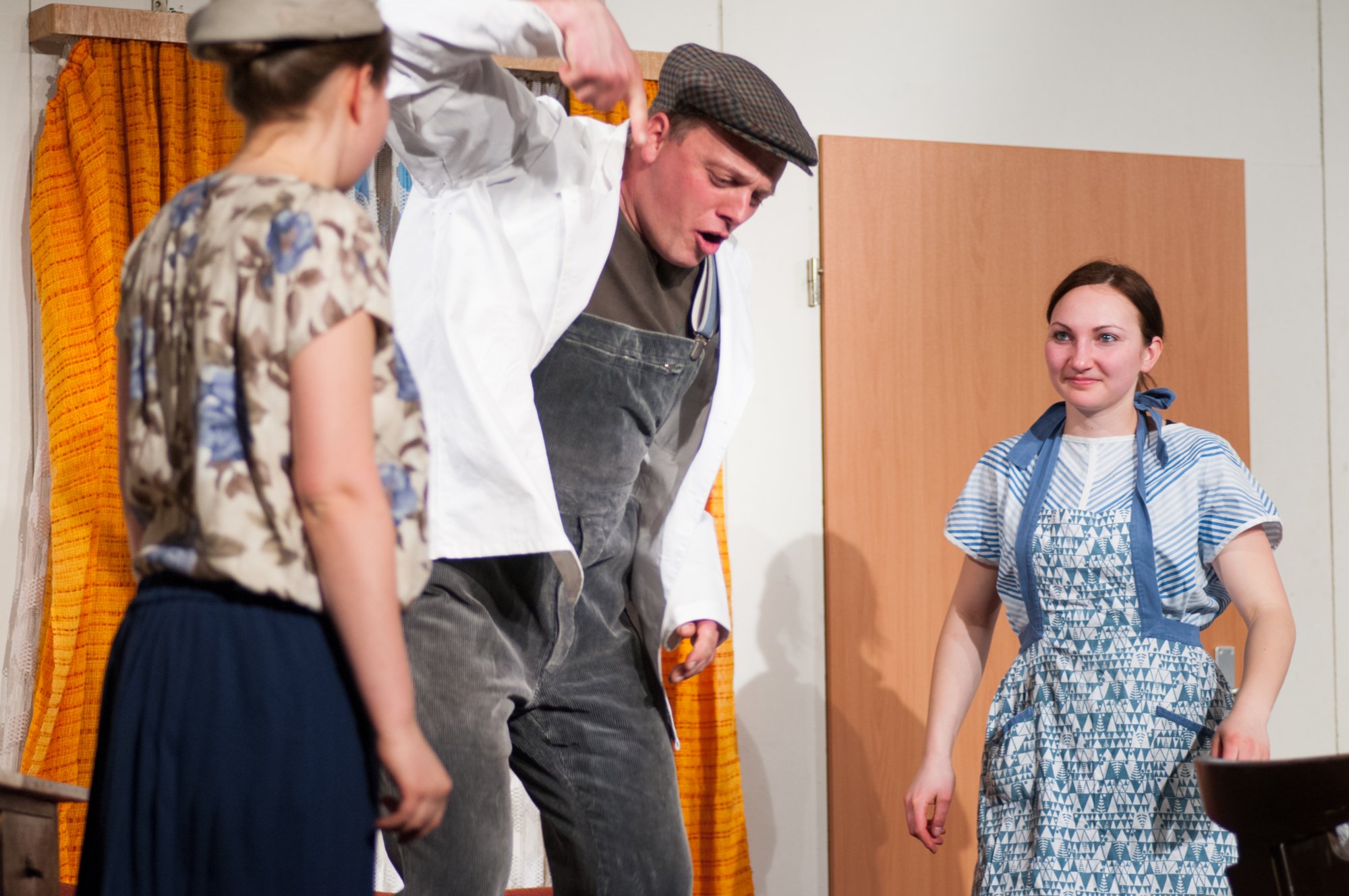 Dorfabend der Landjugend Oberrot zum 50. Jubiläum Theaterstück: Zwischenfall beim Bäcker Strehle. darsteller: Ingo Thalacker als Bäcker Strehle, Nicole Strohmaier als seine Frau, Alexander Nübel als Bäckergeselle Karle, Rebekka Fritz als Haushaltshilfe Christel und Moritz Wieland als fahrender Teppichhändler.