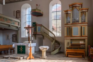 20120829_kirche-frickenhofen_007-HDR