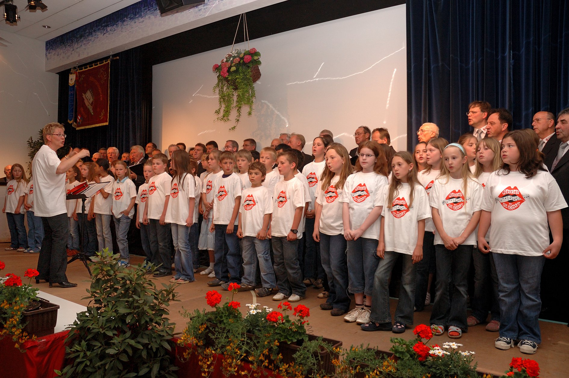 Konzertabend des MGV Oberrot 2007 Gemeinsamer Auftritte von Männergesangverein Oberrot unter Leitung von Joachim Bass und Chor der Grund- und Hauptschule Oberrot unter Leitung von Sigrid Leipold