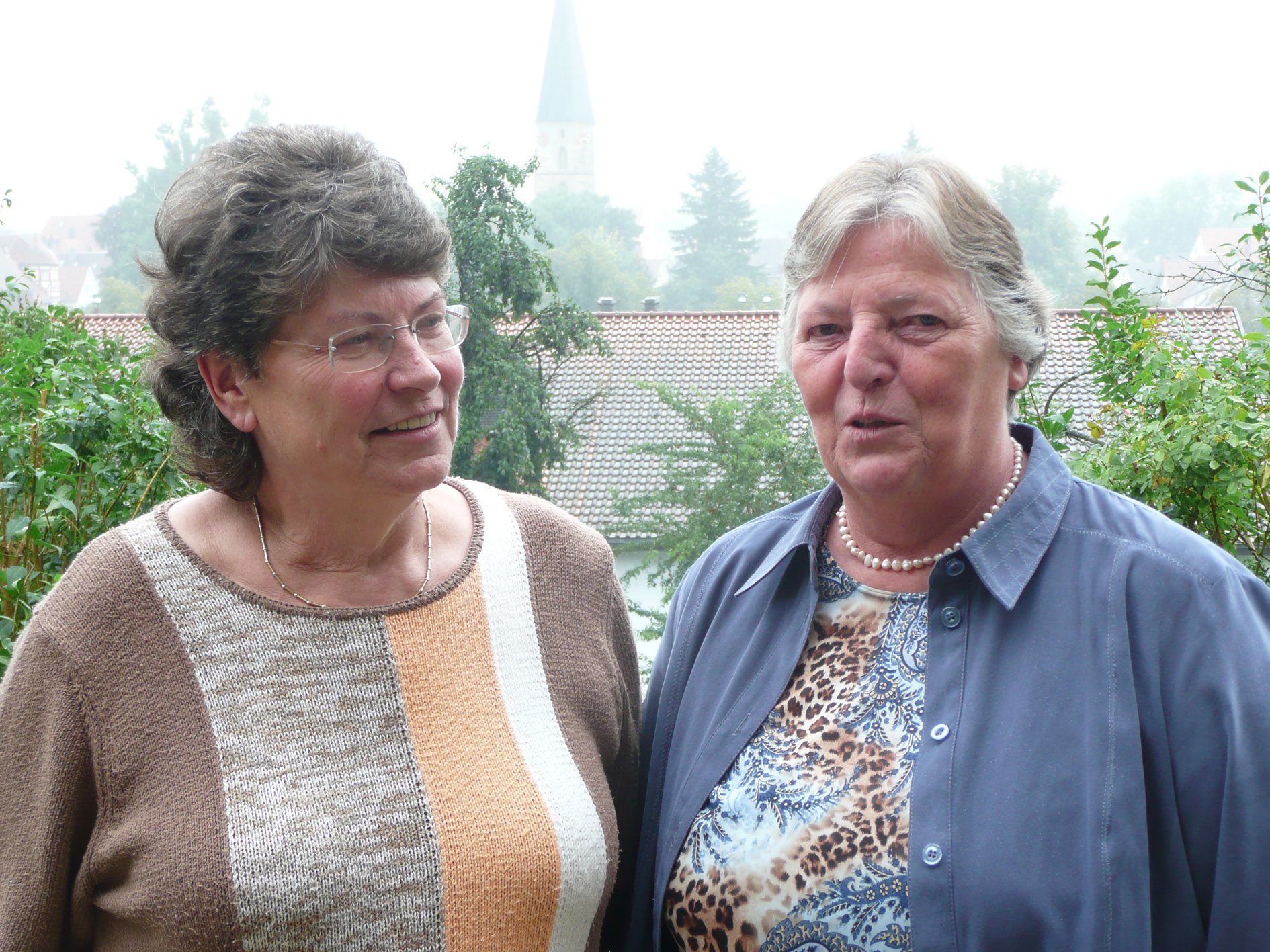 099_Presse_2007 Links: Hannelore Seilacher Rechts: Ursula Rieder