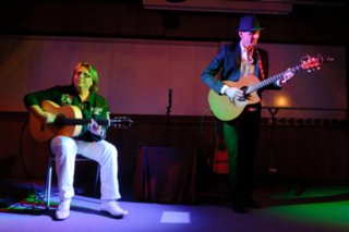 20110128_magic-acoustic-guitars_007