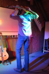 20120210_magic-acoustic-guitars_033