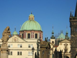 042_Prag_08112003