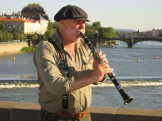 043_Prag_08112003