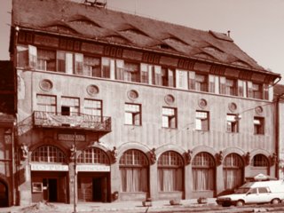 sepia125