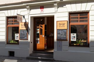 P1196734