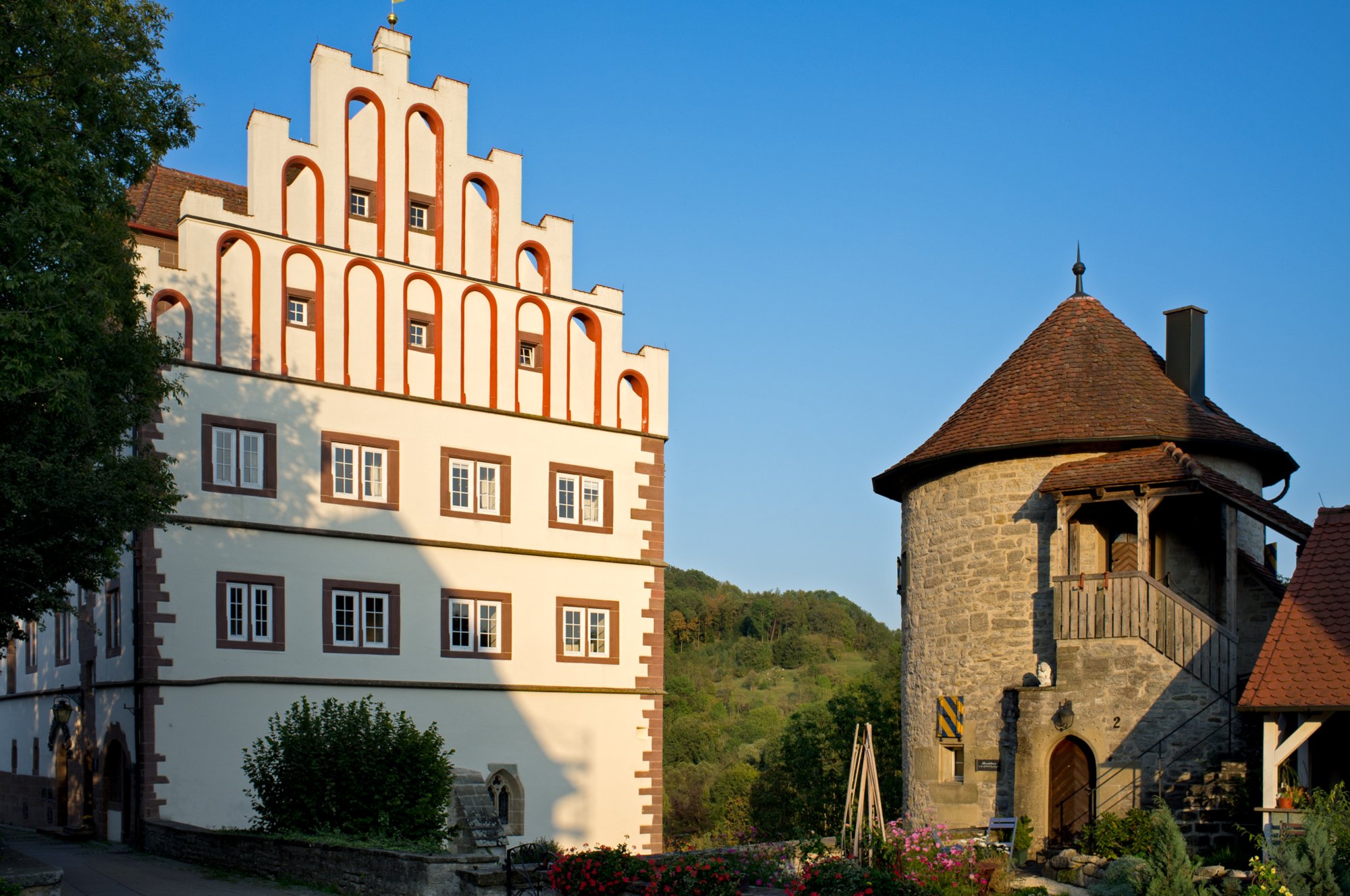 Vellberg Vellberg. Wanderung von Vellberg durch das Bühleral zur ehemaligen Rappolder Mühle und wieder zurück über die Stöckenburg nach Vellberg.