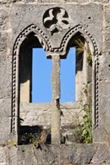 Wanderung zur Burgruine Leofels Wanderung von Dünsbach zur Burgruine Leofels und zum jüdischen Friedhof (bei Dünsbach). Zurück über Morstein nach Dünsbach. Burgruine Leofels.