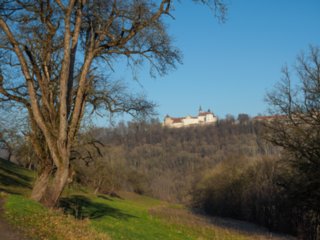 Schloss Langenburg Wanderung von Bächlingen über Oberregenbach und Unterregenbach. Von dort über den Panoramaweg nach Langenburg und zurück nach Bächlingen.
