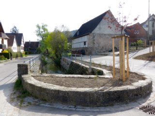 Untermünkheim Untermünkheim - Wanderung von Obermünkheim über den Lindenhof zur Archebrücke. Von dort zur Ruine Eichenhaldenkelter und über die Schleifbachklinge nach Sülz....