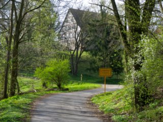 Beim Lindenhof Beim Lindenhof. - Wanderung von Obermünkheim über den Lindenhof zur Archebrücke. Von dort zur Ruine Eichenhaldenkelter und über die Schleifbachklinge nach Sülz....
