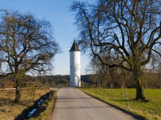 Oberrot Kornberg - Sittenhardt Spaziergang von Oberrot-Kornberg nach Sittenhardt. Wasserturm auf dem Kornberg.