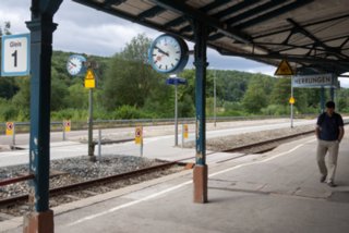 Bahnhof Herrlingen Zugfahrt von Blaustein nach Herrlingen. Wanderung vom Bahnhof Herrlingen über das Rommel-Denkmal und Wippingen zum Rusenschloss oberhalb von Blaubeuren. Von...