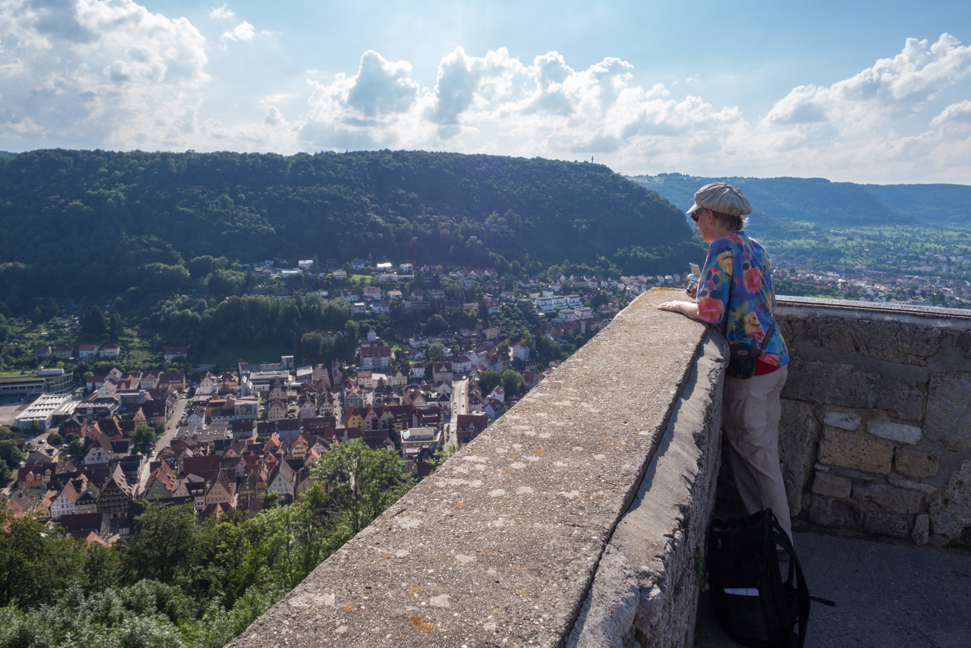 Ruine Helfenstein oberhalb Geislingen Ruine Helfenstein oberhalb Geislingen. Wanderung vom Bahnhof Geislingen an der Steige über den Anwandfels und den Himmelsfels nach Eybach. Von dort durch das Felsental über Weiler zur Ruine Helfenstein und zurück zum Bahnhof.