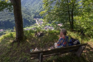 Himmelsfels oberhalb Eybach Blick vom Himmelsfels nach Eybach. Wanderung vom Bahnhof Geislingen an der Steige über den Anwandfels und den Himmelsfels nach Eybach. Von dort durch das...