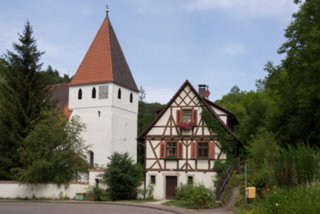 Evangelische Kirche in Lautern Zu unserer lieben Frau Im kleinen Latertal. Route: Parkplatz an d. Weidacher Heusteige - Naturfreundehaus "Spatzennest" - Parplatz Weidacher Hütte - Hof Hohenstein - Lautern m....