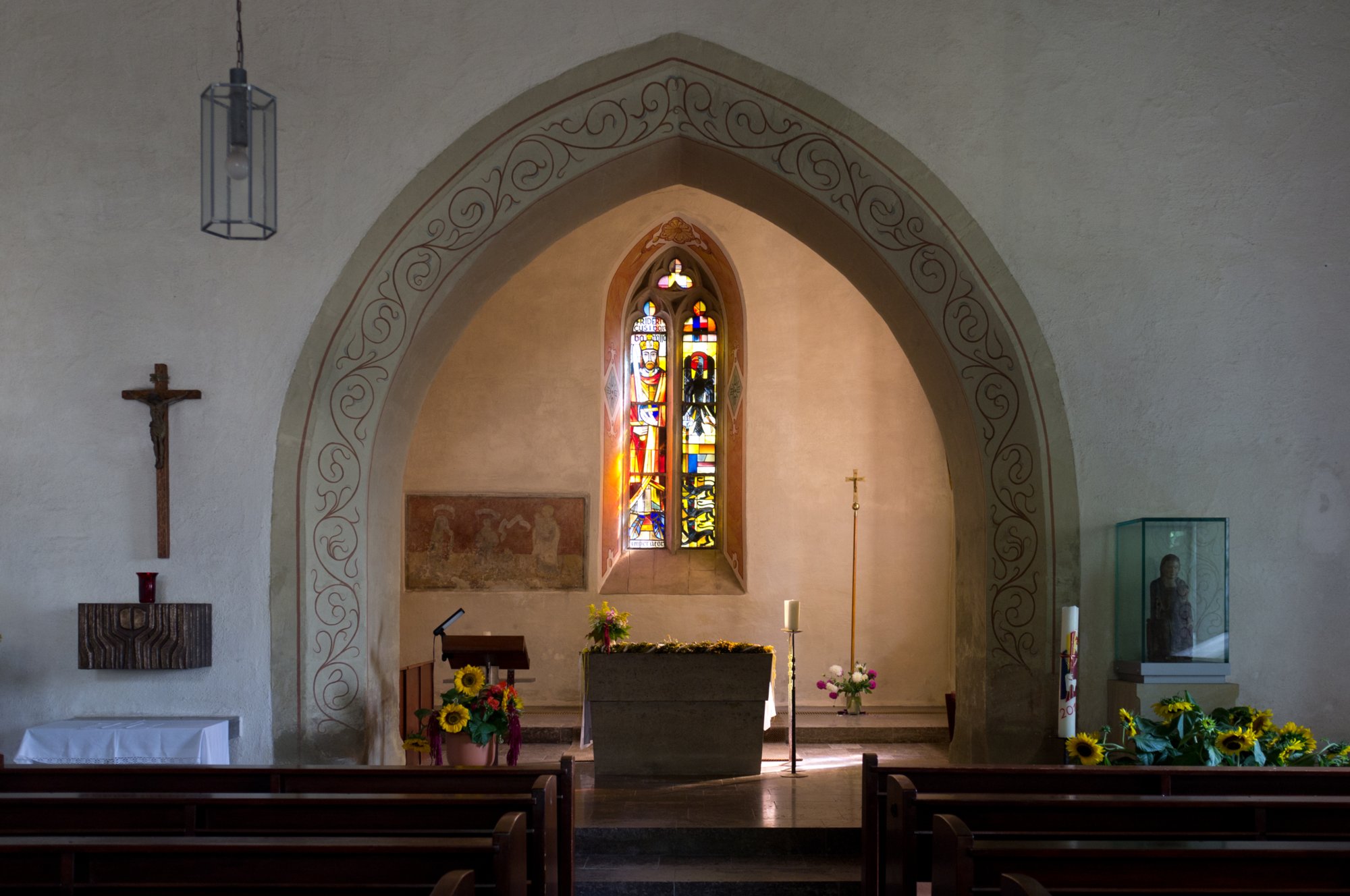 Hohenstaufen Hohenstaufen St. Jakobuskirche. Wanderung von Ottenbach über die Ortschaft Hohenstaufen auf den Berg Hohenstaufen. Über den Aasrücken zur Ortschaft Rechberg. Zur Ruine Hohenrechberg und zur Wallfahrtskirche. Über Rechberg zurück nach Ottenbach.