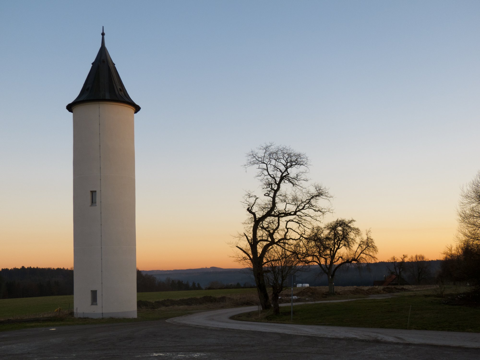 Oberrot Kornberg - Sittenhardt Spaziergang von Oberrot-Kornberg nach Sittenhardt. Wasserturm auf dem Kornberg.