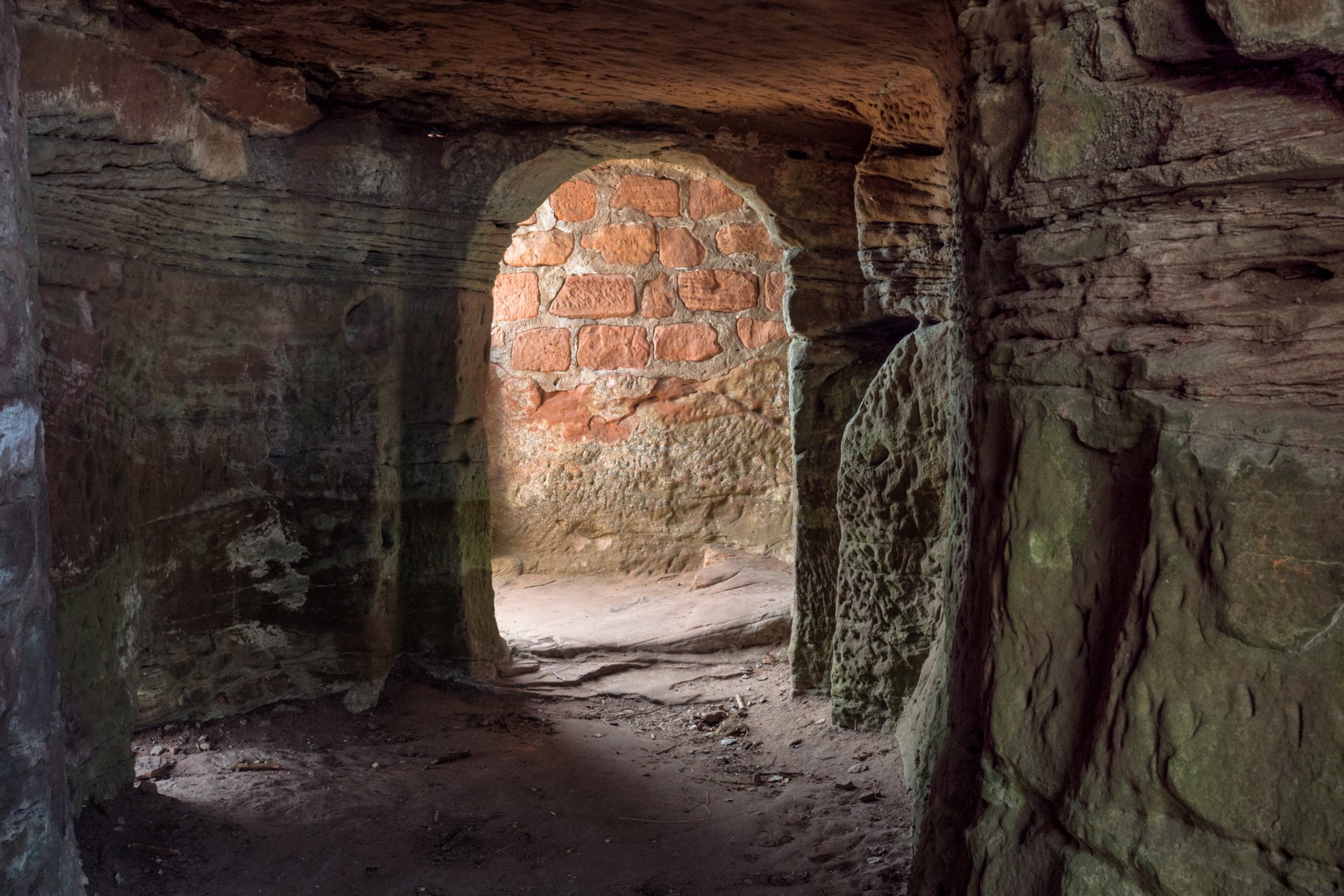 Wegelnburg Herbstwanderung vom Gimbelhof (Elsass) über den Löwenfelsen und Kastell Hohenbourg zur Ruine Wegelnburg. Von dort runter zur Burg Fleckenstein und wieder zurück zum Gimbelhof.